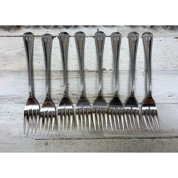 Towle Supreme Cutlery ENGLISH SHELL Stainless 36 Pc Flatware Set Japan - Picture 6 of 9